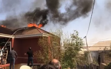 Masazırda iki mərtəbəli ev yandı -FOTO